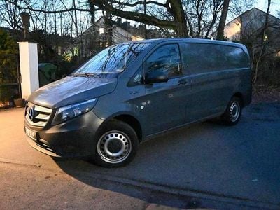 Gebraucht Mercedes e-Vito 85 kW (116 PS) 2020 Blau Van