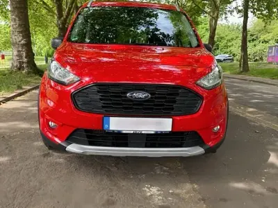 Gebraucht Ford Tourneo Connect Active 120 PS (88 kW) 2022 Rot Van / Kleinbus