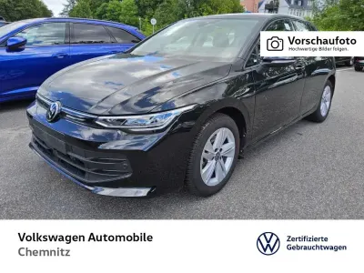 Gebraucht VW Golf VIII Life 150 PS (110 kW) 2025 Schwarz Limousine