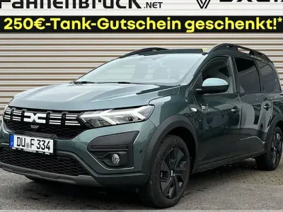 Gebraucht Dacia Jogger Expression 159 PS (116 kW) 2025 Grün Van / Kleinbus