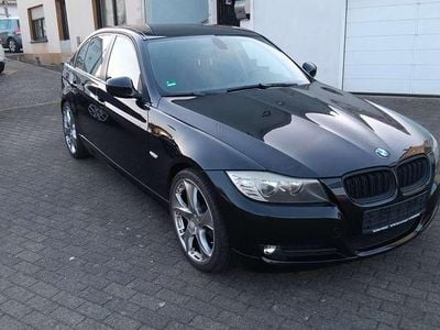 Gebraucht BMW 320 170 PS (125 kW) 2009 Schwarz Limousine