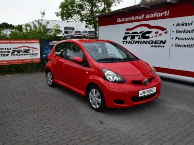 Gebraucht Toyota Aygo Cool 68 PS (50 kW) 2009 Rot Kleinwagen