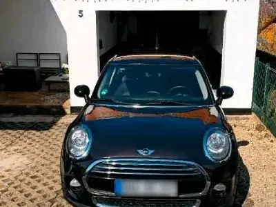 Gebraucht Mini Cooper 140 PS (102 kW) 2015 Schwarz Kleinwagen