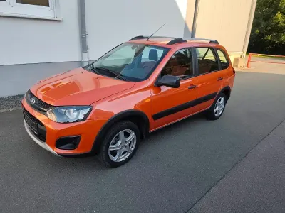 Gebraucht Lada Kalina 98 PS (72 kW) 2016 Orange Kleinwagen