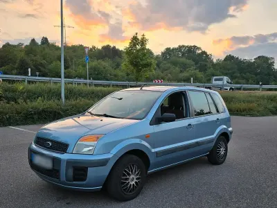 Gebraucht Ford Fusion 80 PS (58 kW) 2026 Blau Limousine