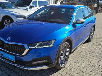 Gebraucht Skoda Octavia Scout 4x4 200 PS (147 kW) 2021 Blau Limousine