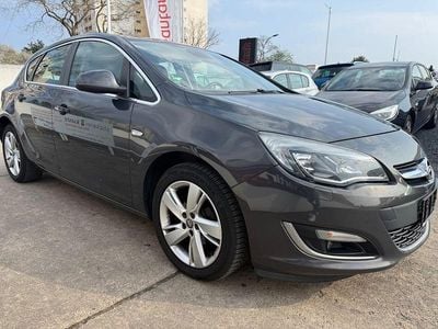 Gebraucht Opel Astra Sport 140 PS (102 kW) 2014 Grau Limousine