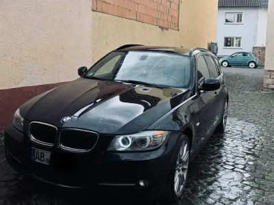 Gebraucht BMW 320 184 PS (135 kW) 2012 Schwarz Kombi