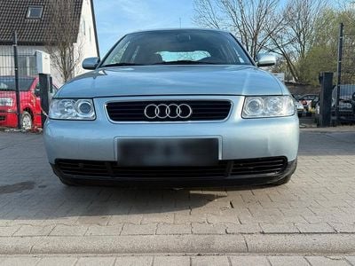 Usata Audi A3 Design 101 CV (74 kW) 2001 Blu Utilitaria
