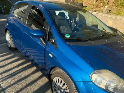 Usata Fiat Punto 69 CV (50 kW) 2012 Blu Utilitaria