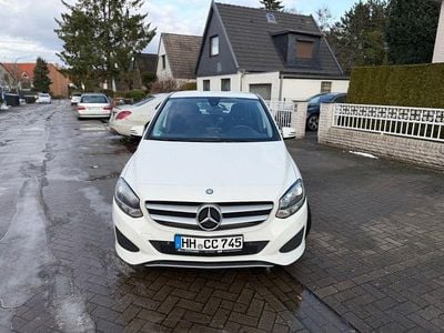 Gebraucht Mercedes B180 Urban 109 PS (80 kW) 2015 Weiß Van / Kleinbus