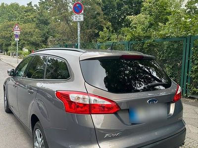 Gebraucht Ford Focus 116 PS (85 kW) 2013 Grau Kombi