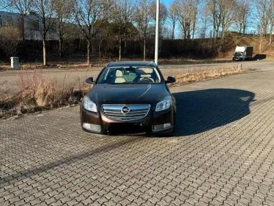 Gebraucht Opel Insignia 160 PS (117 kW) 2010 Braun Kombi