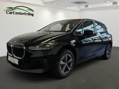 Gebraucht BMW 220 Active Tourer Luxury Line 170 PS (125 kW) 2023 Schwarz Van / Kleinbus