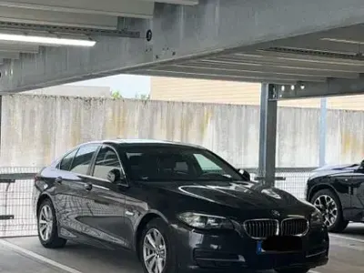Gebraucht BMW 520 258 PS (189 kW) 2015 Schwarz Limousine