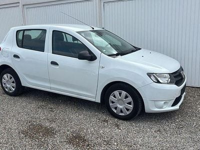 Gebraucht Dacia Sandero 75 PS (55 kW) 2013 Weiß Limousine