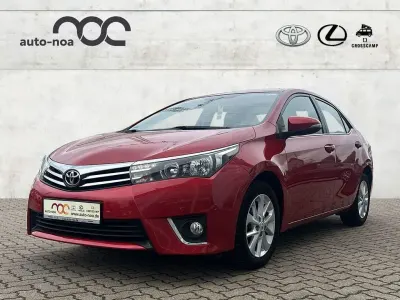 Gebraucht Toyota Corolla Executive 132 PS (97 kW) 2015 Rot Limousine