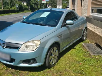 Gebraucht Opel Tigra 90 PS (66 kW) 2008 Blau Cabrio