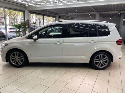 Gebraucht VW Touran Highline 190 PS (139 kW) 2020 Pure white Van / Kleinbus