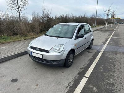 Silber Gebraucht 2005 Ford Fiesta Limousine | 1.300 € (Fairer Preis)