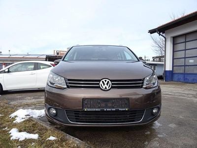 Gebraucht VW Touran Life 105 PS (77 kW) 2013 Braun Van / Kleinbus