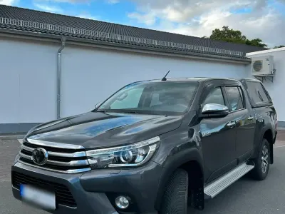 Gebraucht Toyota HiLux 150 PS (110 kW) 2019 Grau Pickup