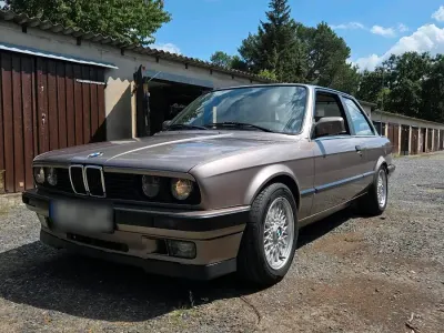 Gebraucht BMW 320 129 PS (94 kW) 1988 Beige Limousine
