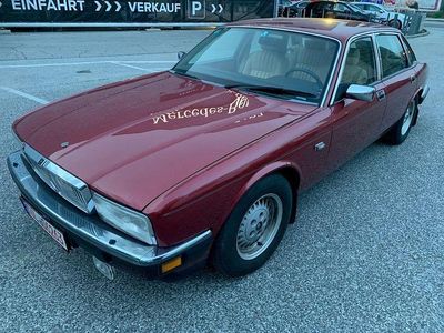 Rot Gebraucht 1990 Jaguar XJ40 Limousine | 9.990 €