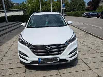 Gebraucht Hyundai Tucson Trend 177 PS (130 kW) 2016 Weiß SUV