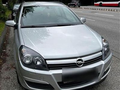 Grau Gebraucht 2004 Opel Astra Limousine | 900 € (Guter Preis)