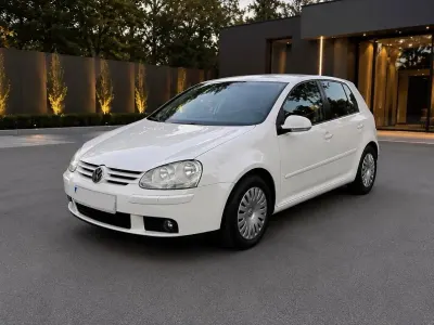 Gebraucht VW Golf V 105 PS (77 kW) 2008 Weiß Kleinwagen