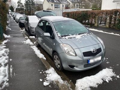 Grau Gebraucht 2007 Toyota Yaris Kleinwagen | 3.100 € (Fairer Preis)
