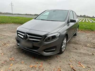 Gebraucht Mercedes B220 Urban 177 PS (130 kW) 2015 Silber Van / Kleinbus