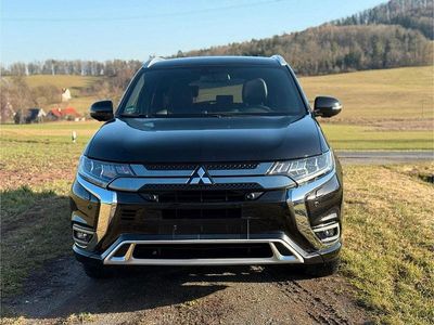 Gebraucht Mitsubishi Outlander P-HEV Plus 224 PS (164 kW) 2020 Schwarz SUV