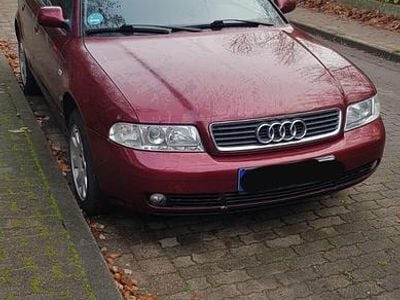 Rot Gebraucht 2001 Audi A4 Limousine | 2.500 € (Teuer)