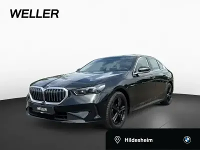 Gebraucht BMW 520 Comfort Edition 197 PS (144 kW) 2025 Saphirschwarz (schwarz) Limousine