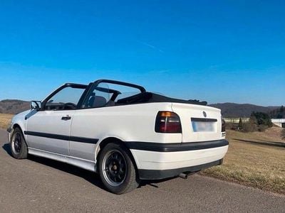 Gebraucht VW Golf 90 PS (66 kW) 1993 Weiß Cabrio