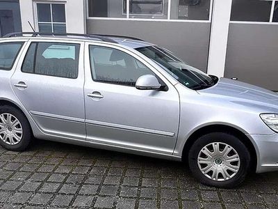 Silber Gebraucht 2012 Skoda Octavia Kombi | 3.100 €