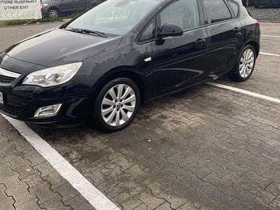 Gebraucht Opel Astra Design Edition 116 PS (85 kW) 2011 Limousine