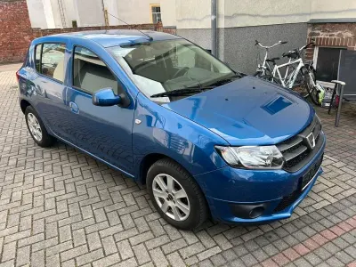 Gebraucht Dacia Sandero 90 PS (66 kW) 2013 Blau Limousine
