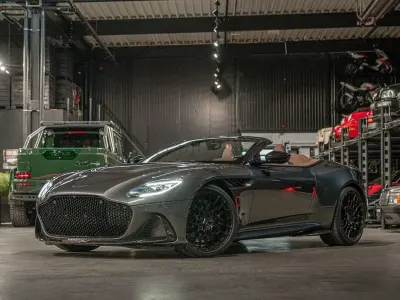 Gebraucht Aston Martin DBS 725 PS (533 kW) 2023 Xenon grey signature Cabrio
