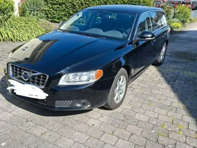 Gebraucht Volvo V70 Kinetic 163 PS (119 kW) 2012 Schwarz Kombi