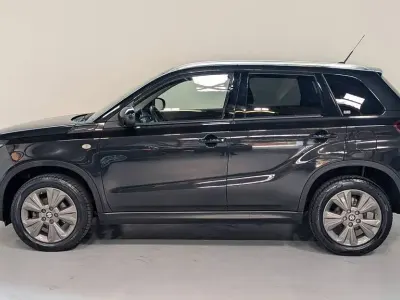 Gebraucht Suzuki Vitara Comfort 129 PS (94 kW) 2023 Schwarz SUV