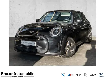 Gebraucht Mini Cooper SE 135 kW (184 PS) 2023 Schwarz Kleinwagen