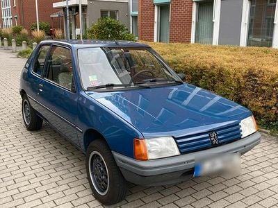 Blau Gebraucht 1989 Peugeot 205 Kleinwagen | 3.700 €