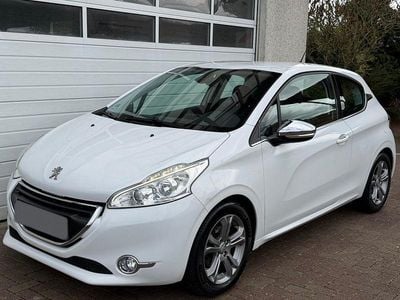 Second-hand Peugeot 208 Allure 120 CP (88 kW) 2014 Alb Hatchback