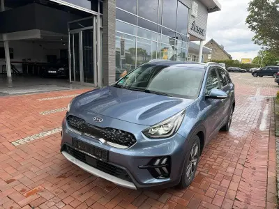 Używany Kia Niro Spirit 141 KM (103 kW) 2020 Niebieski SUV