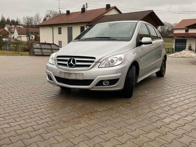 gebraucht Mercedes B180 CDI *AUTOMATICK*1.HAND*SCHECKHEFTGEPFLEGT*