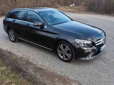 Gebraucht Mercedes C200 160 PS (117 kW) 2020 Schwarz Kombi