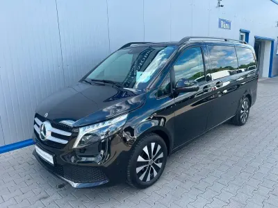Gebraucht Mercedes V220 Sport 163 PS (119 kW) 2023 9197 lackfarbe obsidianschwa Van / Kleinbus